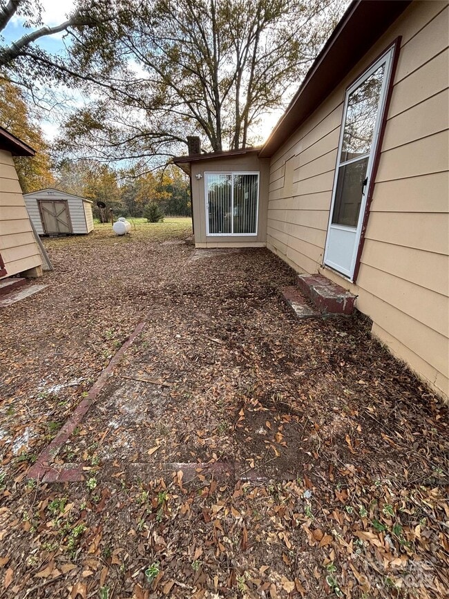 Building Photo - 242 John C Rd