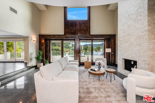 Building Photo - 11470 Dona Evita Dr