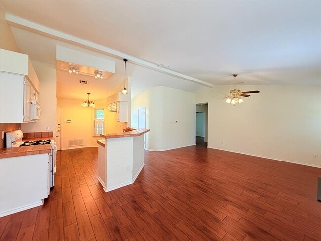 Building Photo - 1703 Hatch Rd