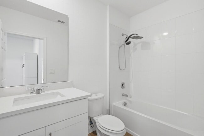 Building Photo - 205 Links Ter Blvd