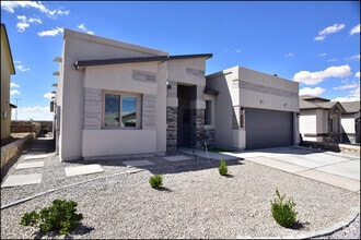 Building Photo - 3545 Essence St