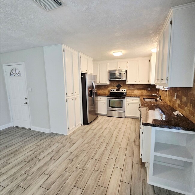 Building Photo - 11306 Montverde Ln