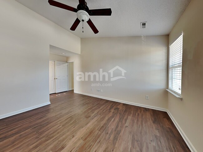 Building Photo - 2911 Firethorn Dr