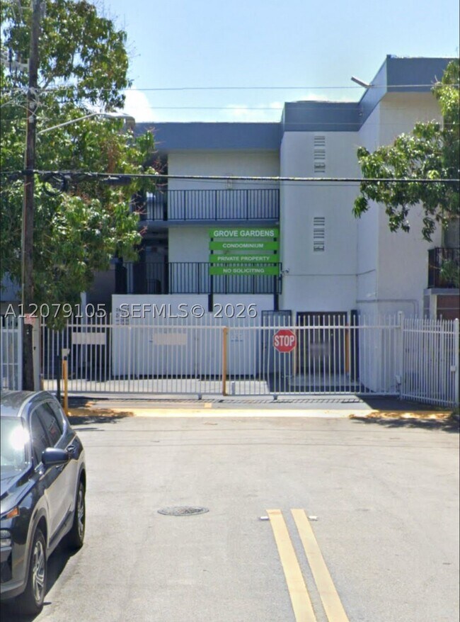 Building Photo - 2498 SW 17th St
