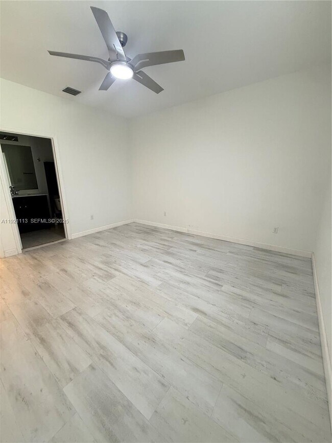 Building Photo - 4029 NW 11 Dr