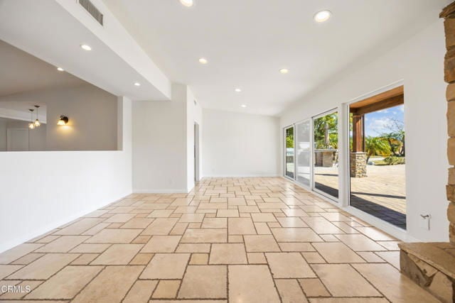 Building Photo - 9350 Crystal View Dr