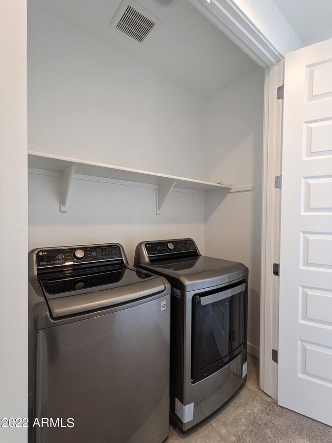 Building Photo - 16846 W Las Palmaritas Dr