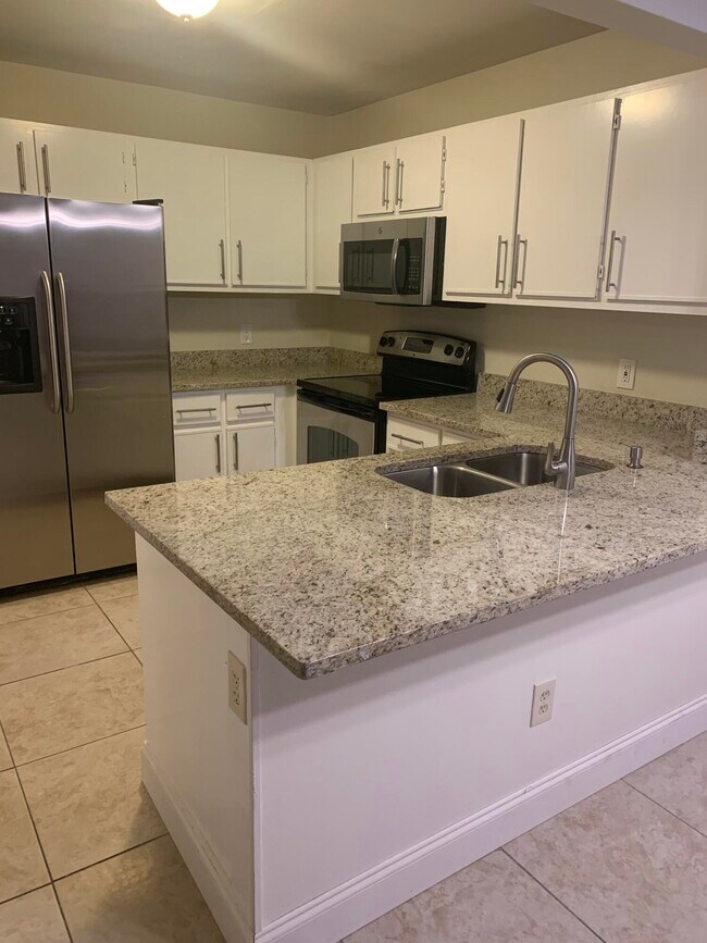 Building Photo - 4212 Palm Bay Cir