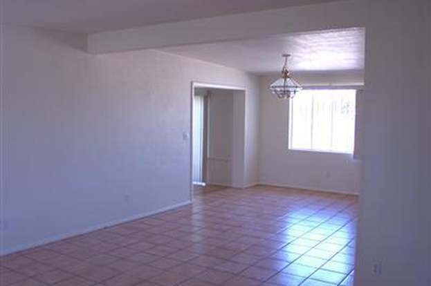 Building Photo - 2402 S Calle Yucatan