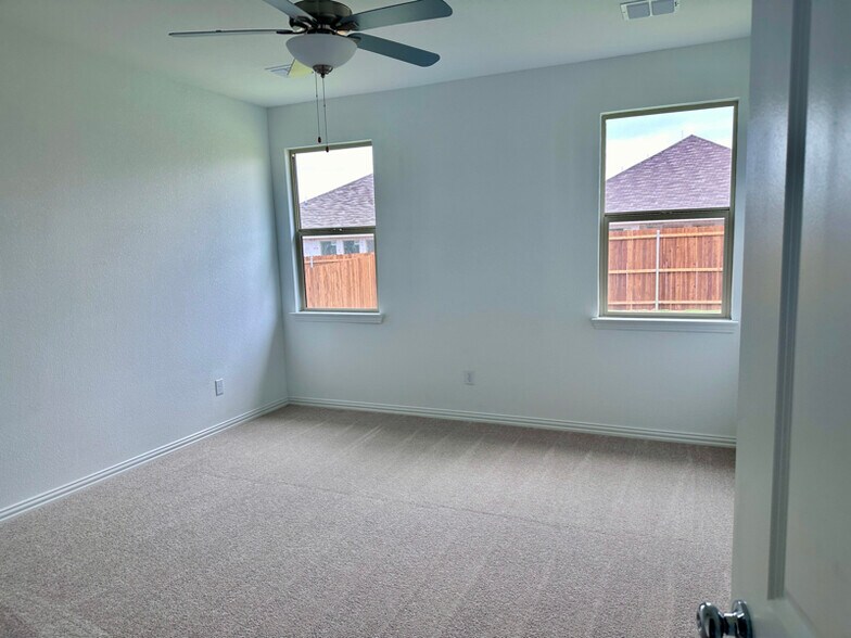 Building Photo - 3012 Chinkapin Ln