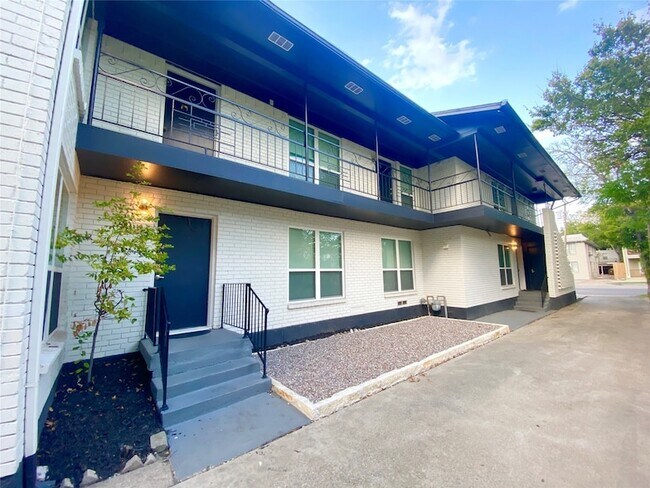 Building Photo - 4811 Live Oak St