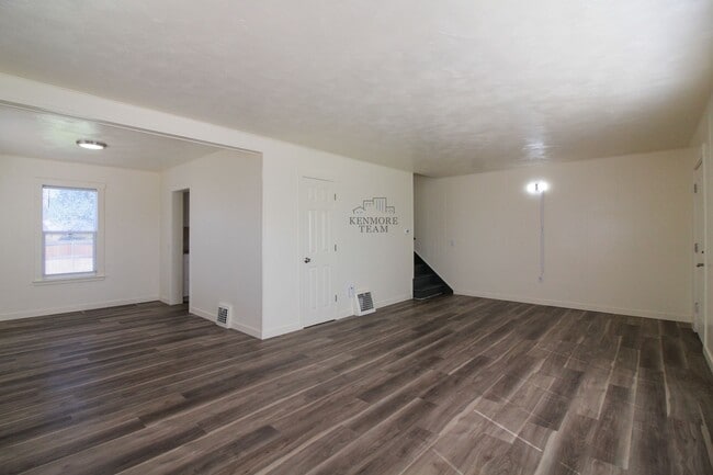 Building Photo - 3 Bedroom, 2 Bath Duplex in Central Richland