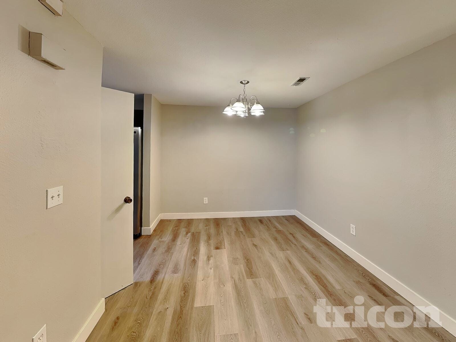 Building Photo - 1021 30th St NE