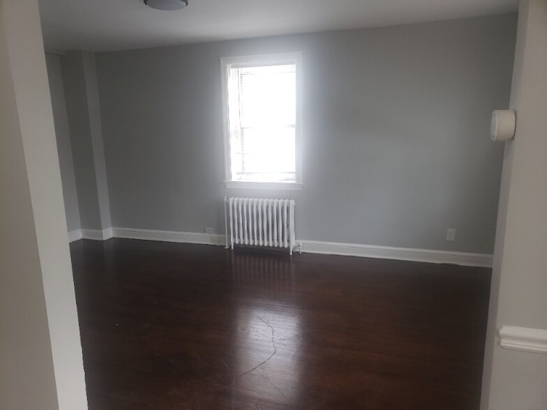 Building Photo - 85 S Lansdowne Ave