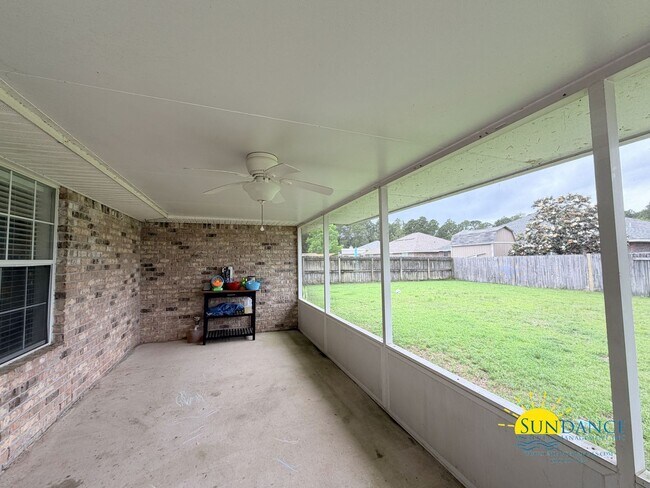 Building Photo - Charming 4-Bedroom Home in Hampton Ridge Estates of Navarre!