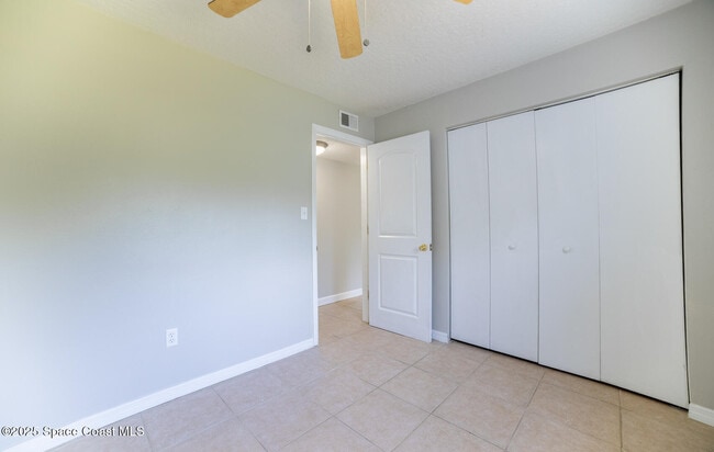Building Photo - 2285 Dolphin Rd