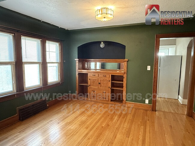 Building Photo - 2009 S 68th St