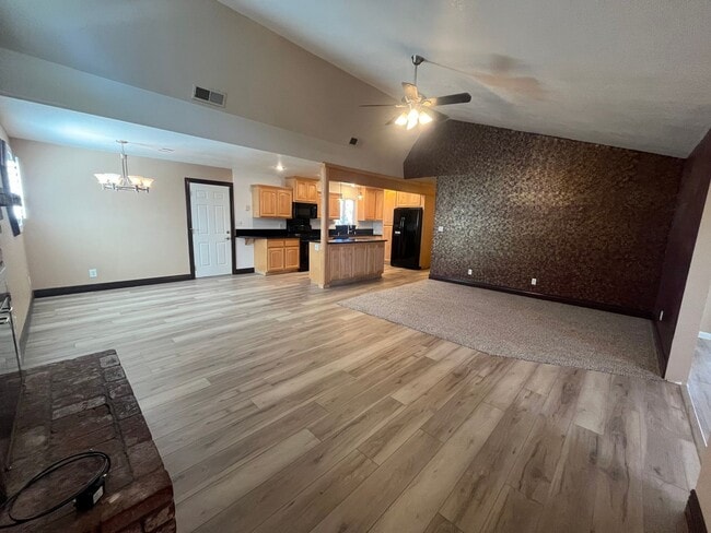 Building Photo - Spacious 4bed 2bath home in Elverta!