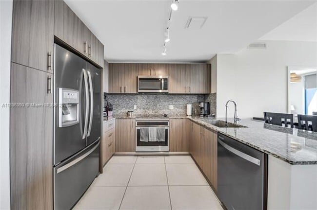 Building Photo - 5350 NW 84th Ave