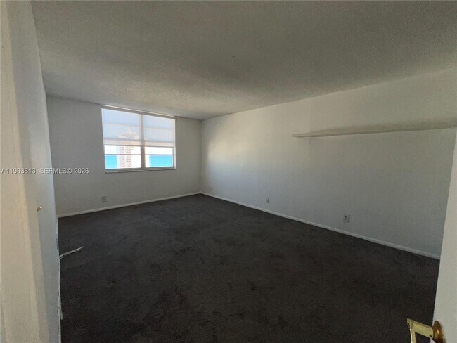 Building Photo - 6770 Indian Creek Dr