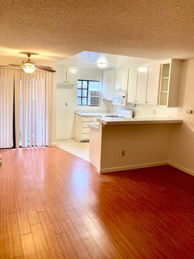 Building Photo - 18530 Hatteras St