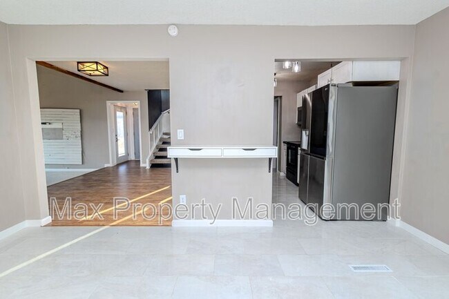 Building Photo - 5305 NW 91st Ct