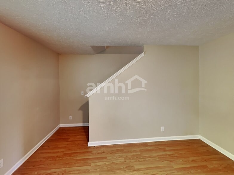 Building Photo - 1032 Lexington Farms Dr