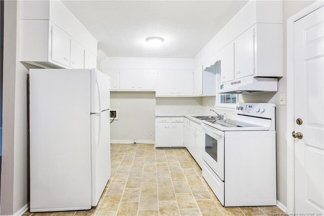 Building Photo - 828 Pilot Ave