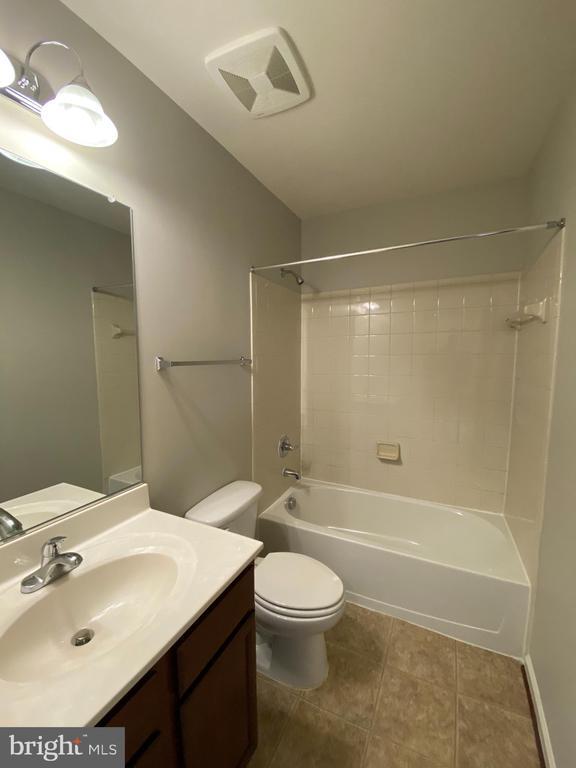 Building Photo - 112 Splendor Gdn Wy