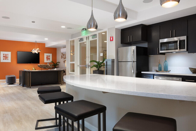 Building Photo - 765 Montague Expy