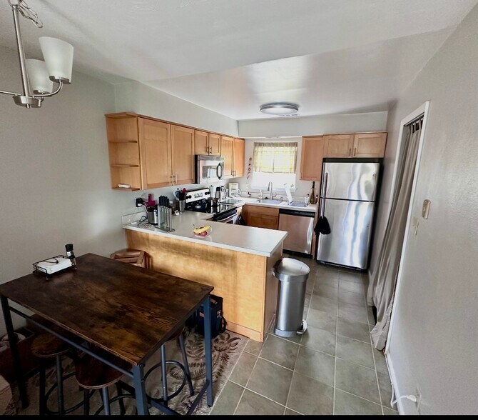Kitchen-2 - 9601 9th View St