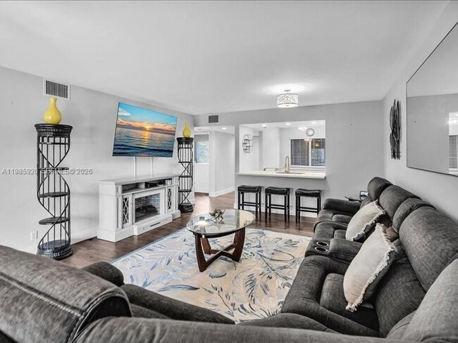 Building Photo - 12500 SW 5th Ct