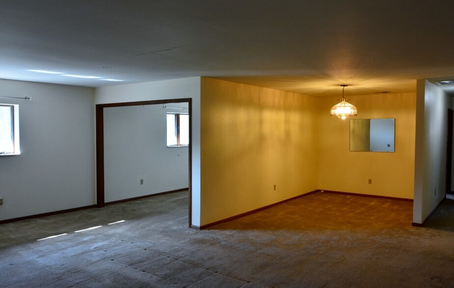 Living Room/Dining Room - 301 E 1st Ave