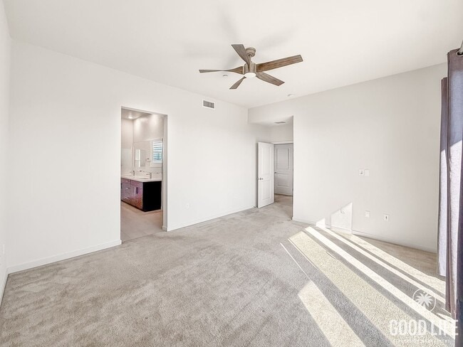 Building Photo - 3B/2BA Home with Private Elevator & Mountain Views!