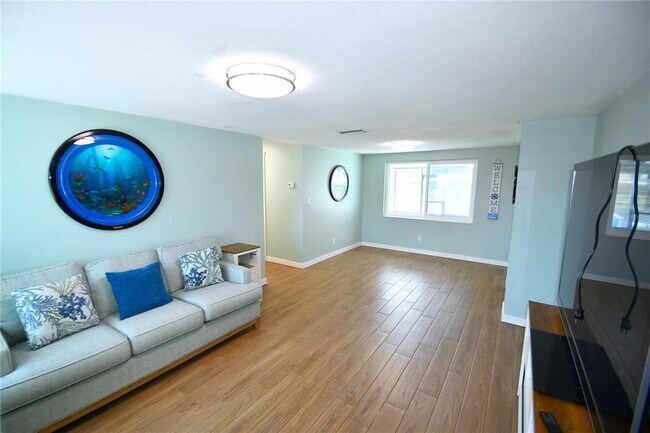Building Photo - 3839 Star Island Dr