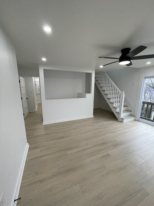 Building Photo - 107 Shoup St