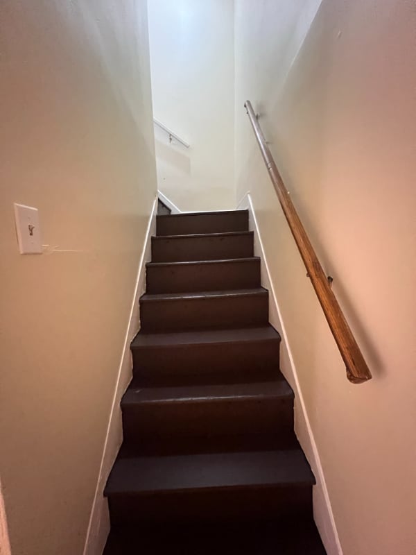 Building Photo - 403 Centre St