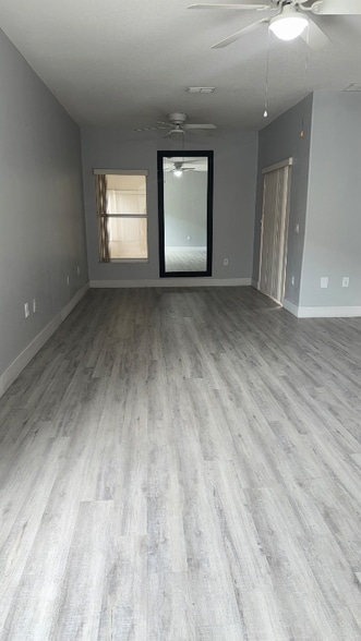 Building Photo - 212 Purslane Pass