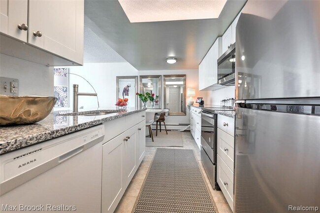 Building Photo - 35300 Woodward Ave