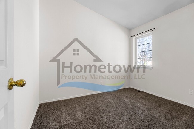 Building Photo - 3 Bedroom 2 Bathroom Home with Attached 2 ...
