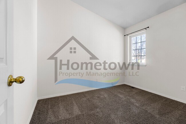 Building Photo - 3 Bedroom 2 Bathroom Home with Attached 2 Car Garage Available in Coeur d'Alene!