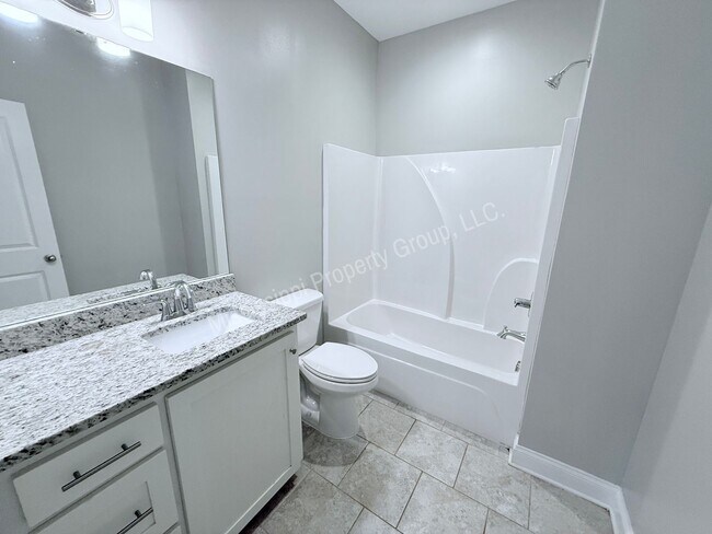 Building Photo - 3BR/2.5BA Home