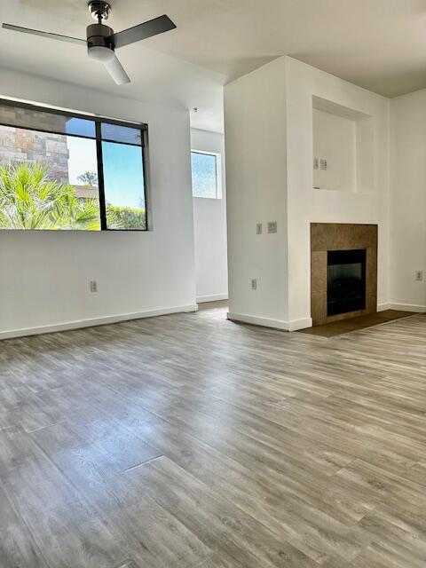 Building Photo - 870 E Palm Canyon Dr