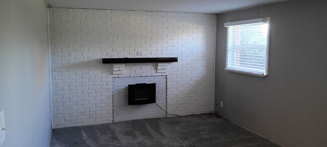 Building Photo - Buckeye Lake Home
