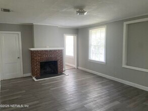 Building Photo - 2854 Wickwire St