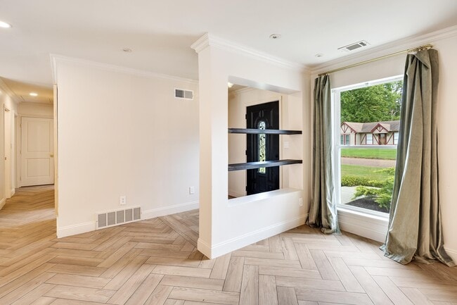 Building Photo - 1023 Greencliff Rd