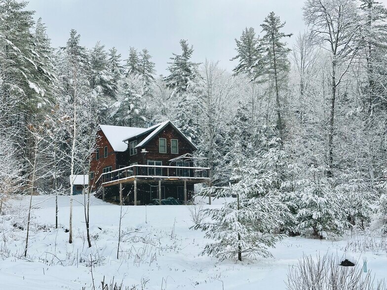 Building Photo - 475 Black Bear Holw