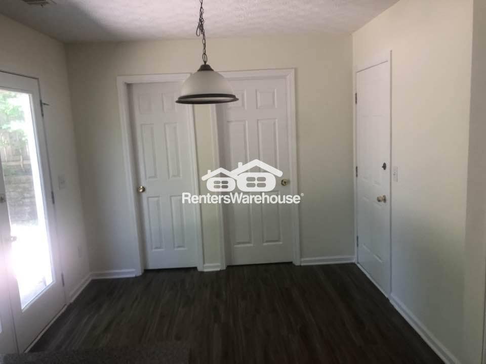 Building Photo - 3564 Manchester Dr