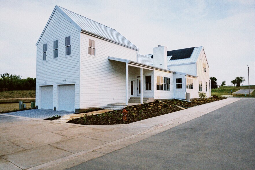 Building Photo - 4029 Serenbe St