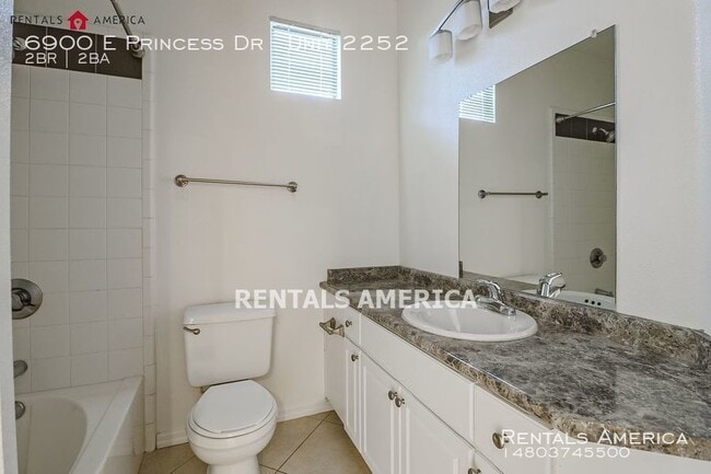 Building Photo - Beautiful Condo in Larronata